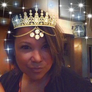 Meet your Posher, Ester